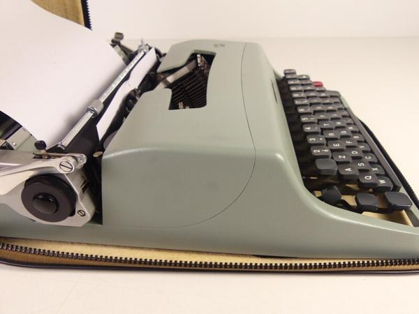 Olivetti - Lvrea Lettera 32 groen