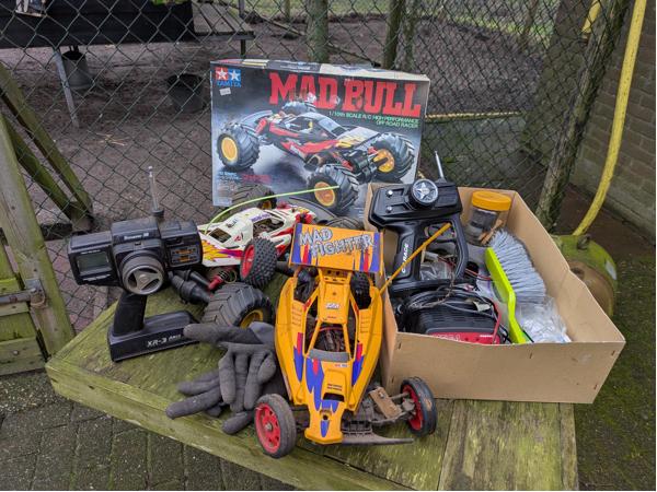 2 radio grafische autos