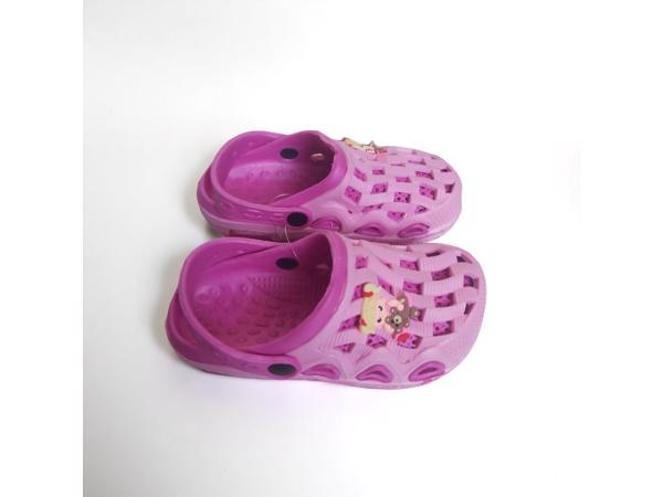 Crocs slipper schoen verticaal pink fuchsia met meisje 31