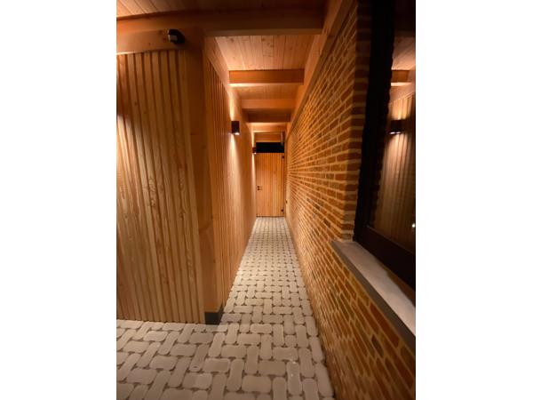 MAATWERK: blokhutten, woonunits, bijgebouwen.