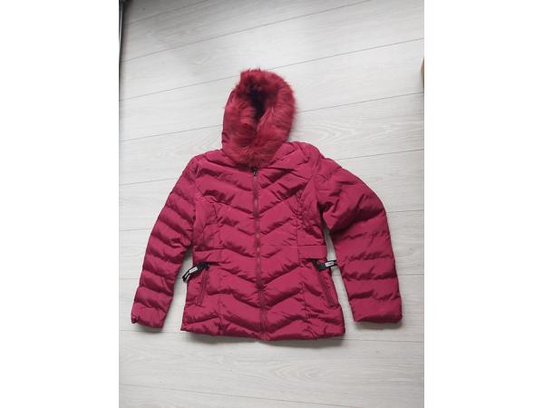 Ature winter jas rood XL (Let op heeft 1 mankementje)