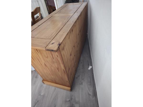 Mooie dressoir met spiegel