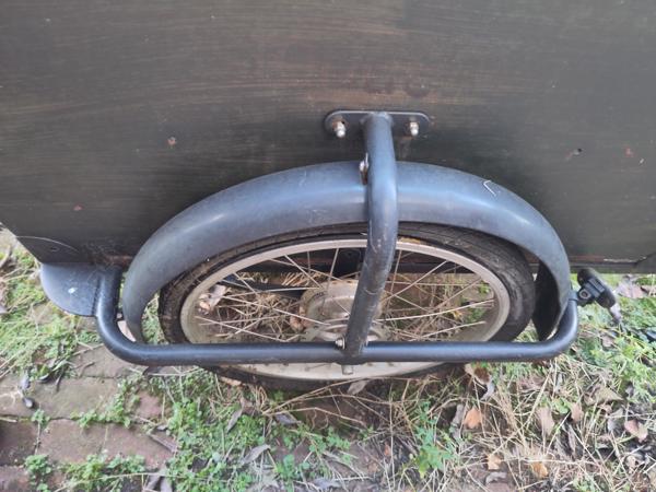 3 wieler Bakfiets, kan elektrisch maar werkt nu niet.