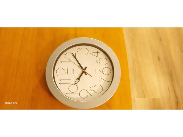 Moderne spiegel zo goed als nieuw