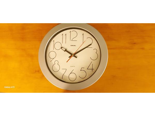 Moderne spiegel zo goed als nieuw