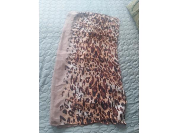 Sjaal omslagdoek panterprint bruin 1.72cmx86cm