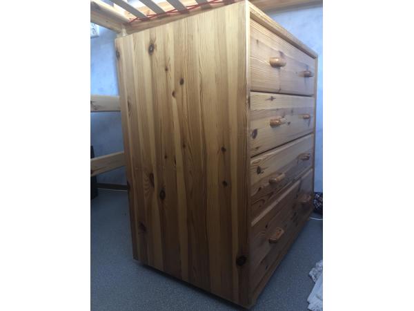 Bruine houten kast te koop