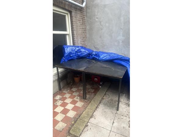 4 zwarte tafels