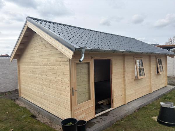 MAATWERK: blokhutten, woonunits, bijgebouwen.