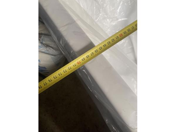 Nieuw hoekbad met bol badscherm, regendoucheset en badafvoer