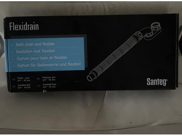 Nieuw hoekbad met bol badscherm, regendoucheset en badafvoer