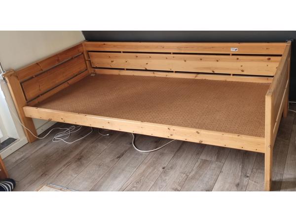 Eenpersoons grenen bed