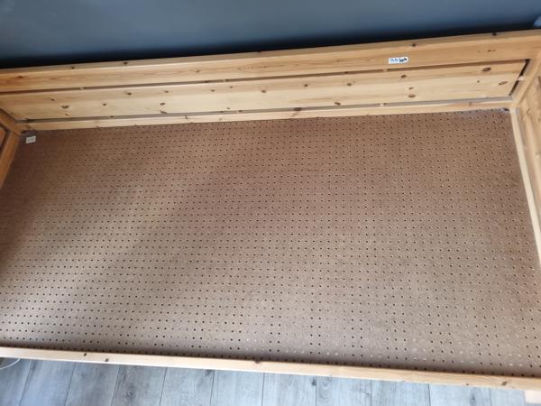 Eenpersoons grenen bed