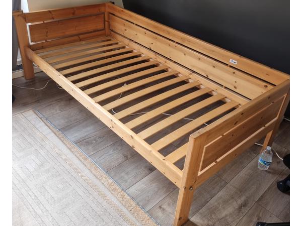 Eenpersoons grenen bed