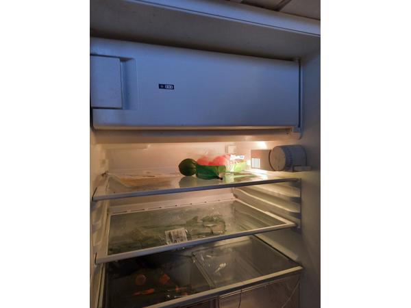 Tafelmodel koelkast met vriezer