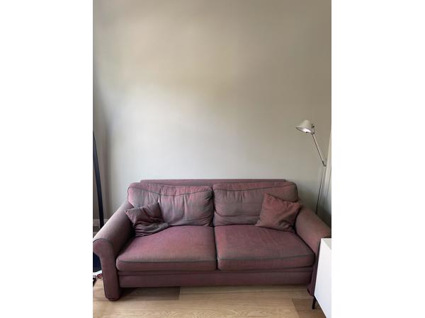 Comfortabele 3-zitsbank – bordeaux/rood met losse kussens