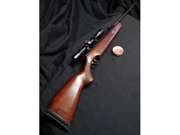 HAMMERLI HUNTER FORCE 600 (4,5mm) 7,5 Joule & scope 4x32