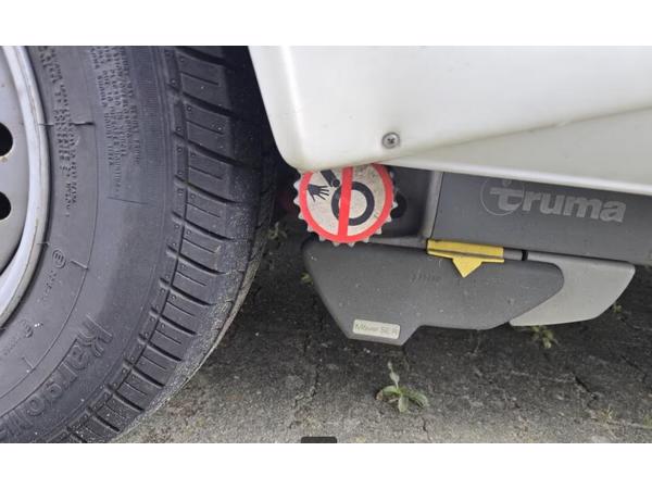 LMC Dominant 475 RD 2005 Truma Mover Volautomaat Vast bed