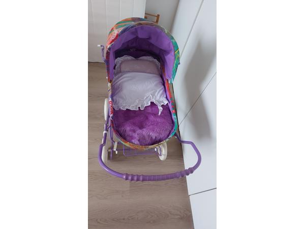 kinderwagen voor de pop