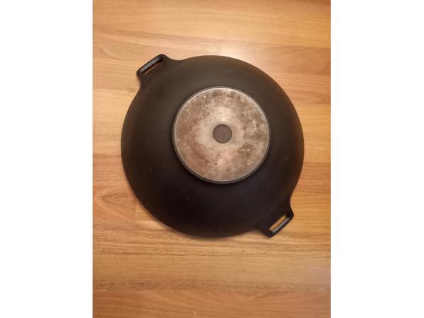 Gietijzeren wok in goede staat, diameter bovenkant 36,5 cm
