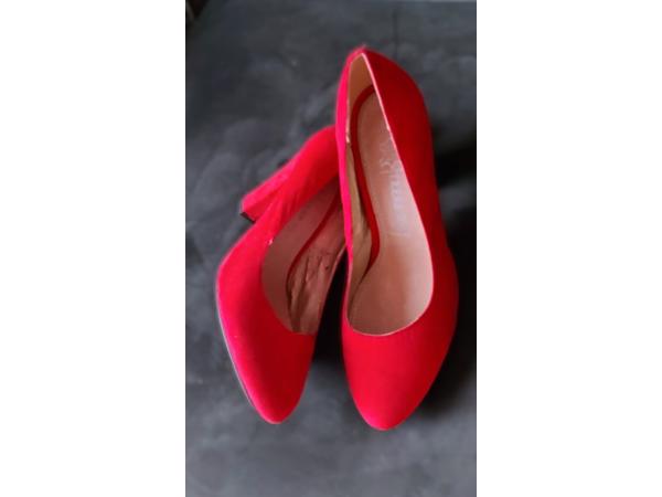 Rode pumps van Trend One, maat 38