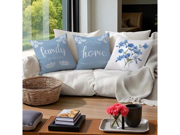 Set van 4 kussenhoezen lichtblauwe flowers met tekst 45x45cm