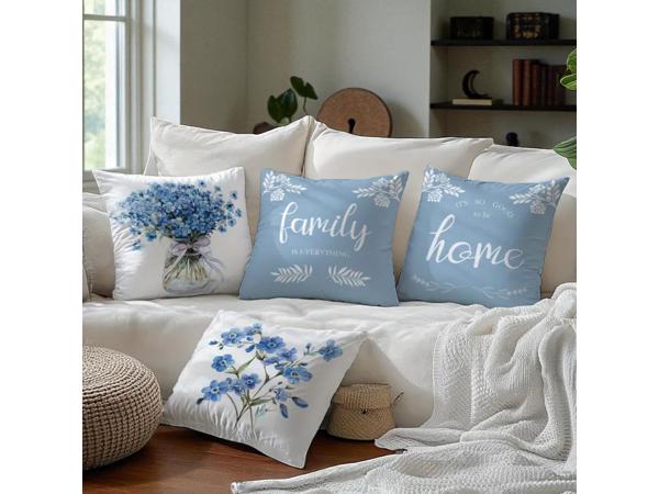 Set van 4 kussenhoezen lichtblauwe flowers met tekst 45x45cm