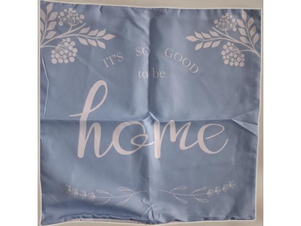 Set van 4 kussenhoezen lichtblauwe flowers met tekst 45x45cm