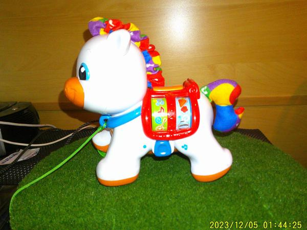 Clementoni zingende pony 1