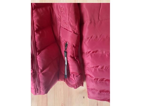 Ature winter jas rood XL/42 (Let op heeft 1 mankementje)