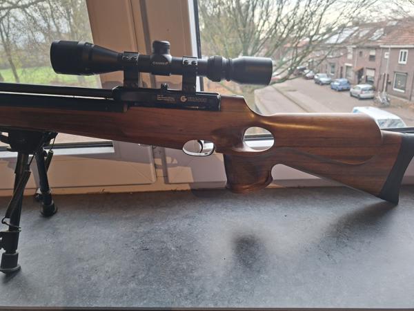 Luchtbuks pcp buks in 5.5 mm FX 6000 cutlas