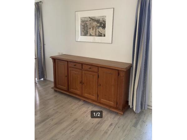 Massief houten dressoir / kast