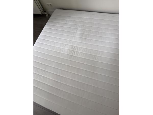 Ikea VALEVÅG matras 180x200 middelhard