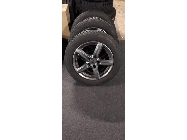 Licht metalen velgen en winterbanden