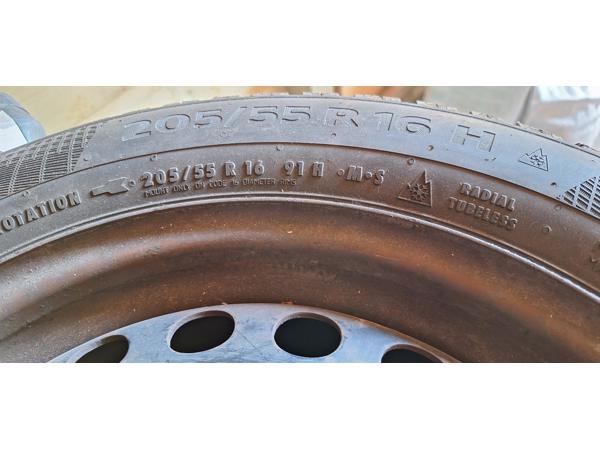 Set van 4 winterbanden op stalen velg 205/55 R16
