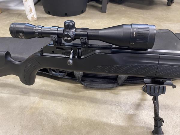 Hammerli 850 buks set met bipod en kijker .177