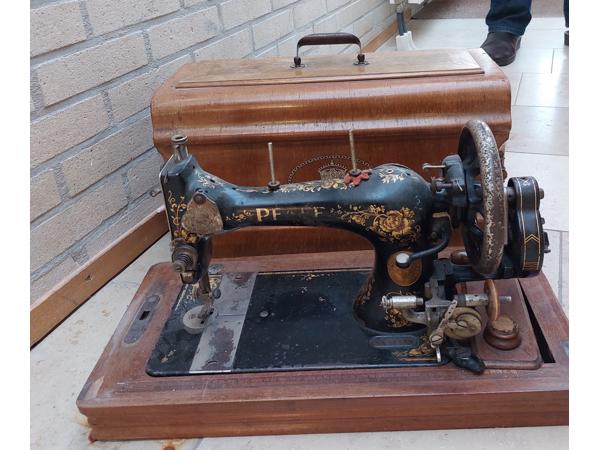 Oude naaimachine