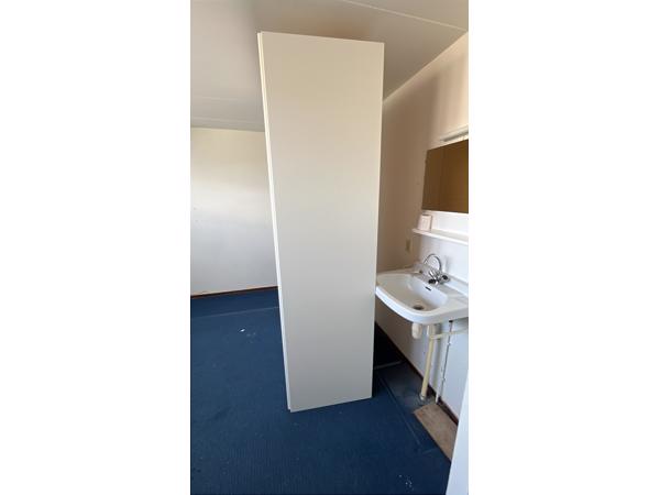 Witte grote hang/leg kledingkast