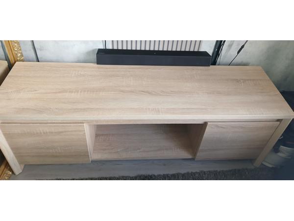 Meubelset licht eiken. Salon tafel en tv meubel.