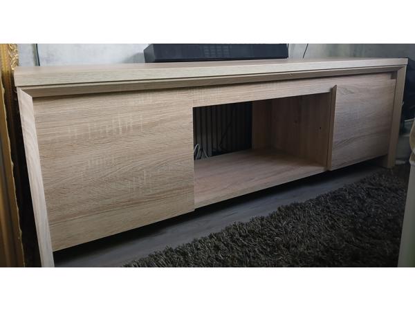 Meubelset licht eiken. Salon tafel en tv meubel.