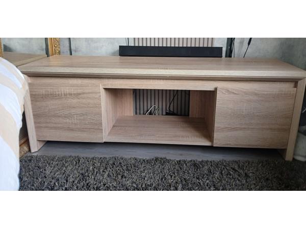 Meubelset licht eiken. Salon tafel en tv meubel.