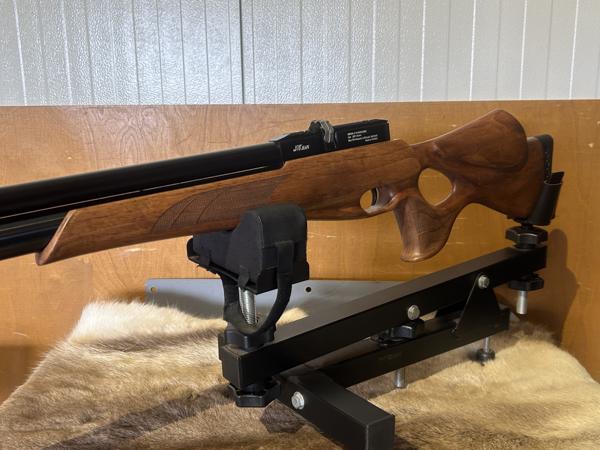 Jhkan Noblellis Walnut .35 / 9mm PCP
