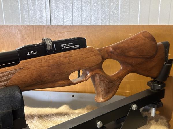 Jhkan Noblellis Walnut .35 / 9mm PCP