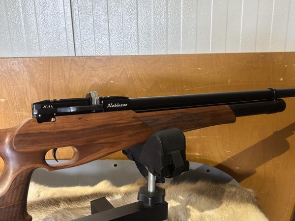Jhkan Noblellis Walnut .35 / 9mm PCP
