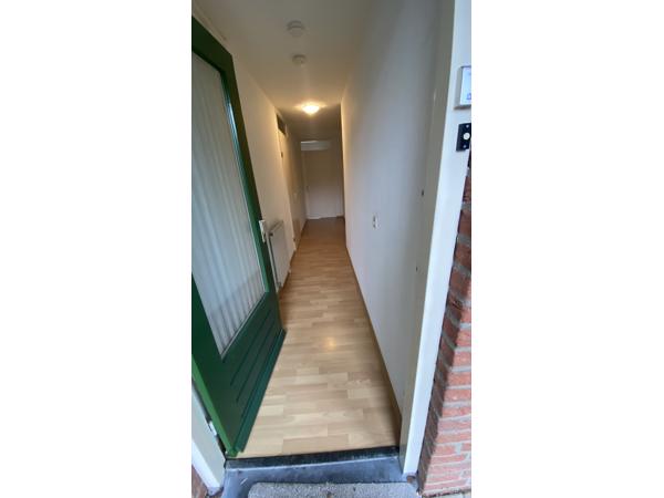 30 m2 laminaat met plinten