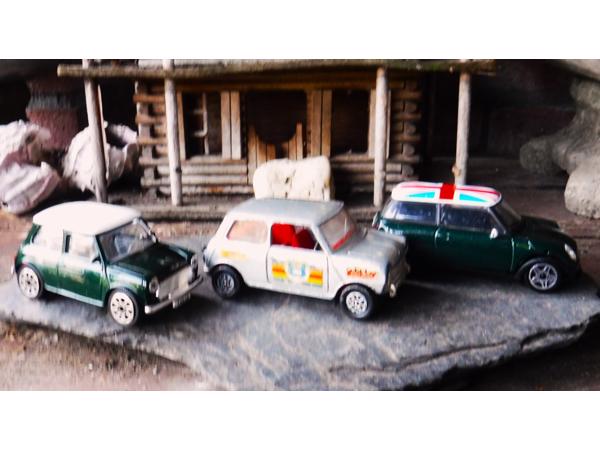 Setje van 3 mini cooper modelletjes