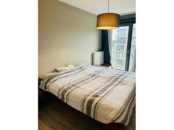 Twee persoons bed, 2 losse delen incl matrassen