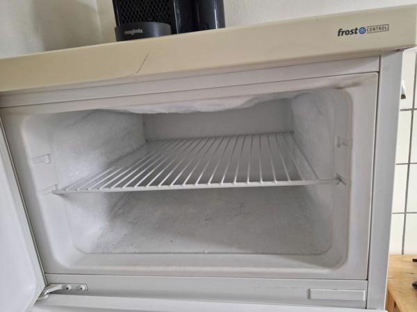 Gratis koelkast vriezer combinatie 141cm hoog