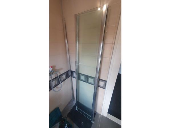 Glazen douchewand en deur