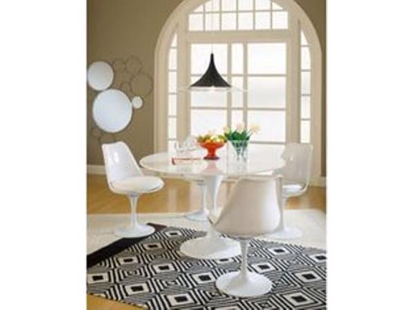 Designstoel Tulip Saarinen glanzend kussen